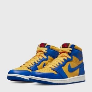 Jordan 1 Retro High OG
Reverse Laney sz 7.5 BNWB